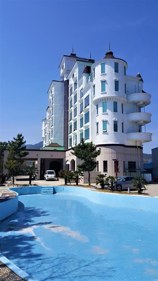 Namhae Beach Hotel Exteriör bild